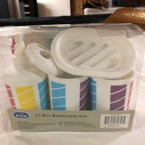 Bathroom organizer set